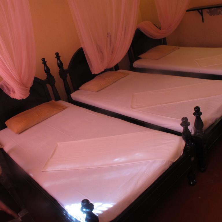 Shahira Hotel Nilaveli Habitación foto